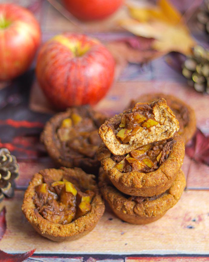 Mini Tartes de Maçã e Canela Mini Tartes de Maçã e Canela